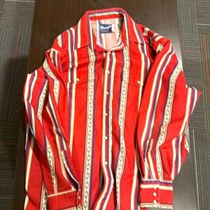 Vintage 90a Wrangler Pearl Snap Button up